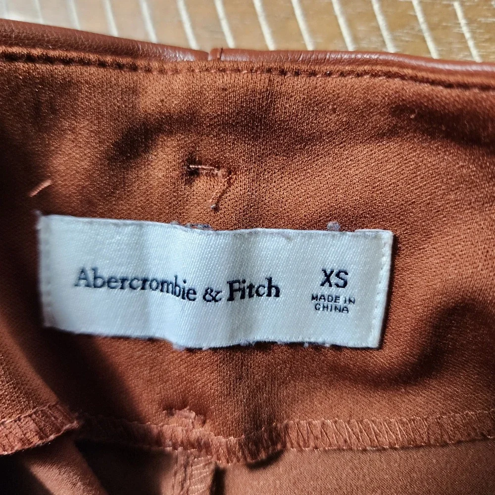 Abercrombie & Fitch Cognac Faux Leather Paperbag Waist Pants‎ XS Brown Straight